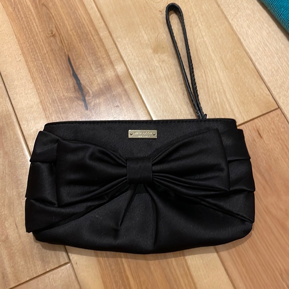 Kate spade bow wristlet black